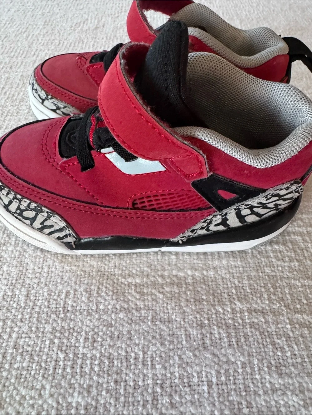 Jordan 3 Retro SE Fire Red SZ toddler 6C H2